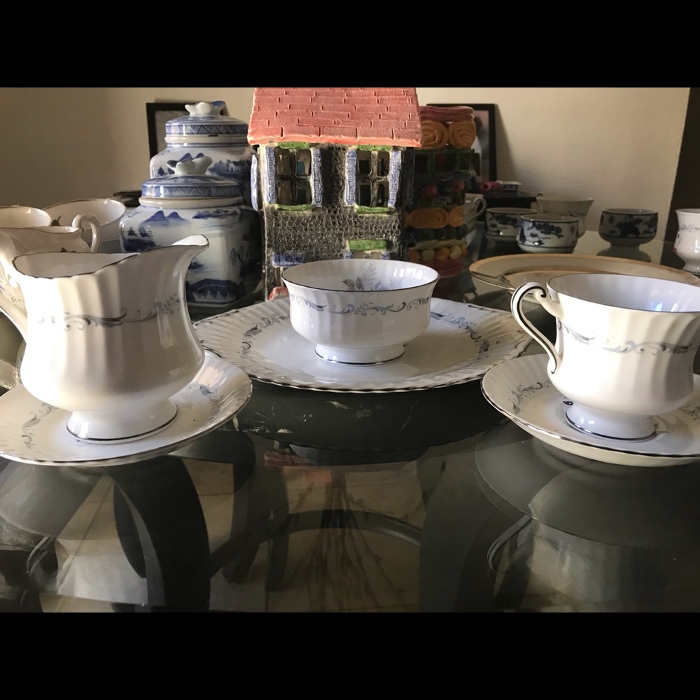 Antique Paragon Fine Bone China